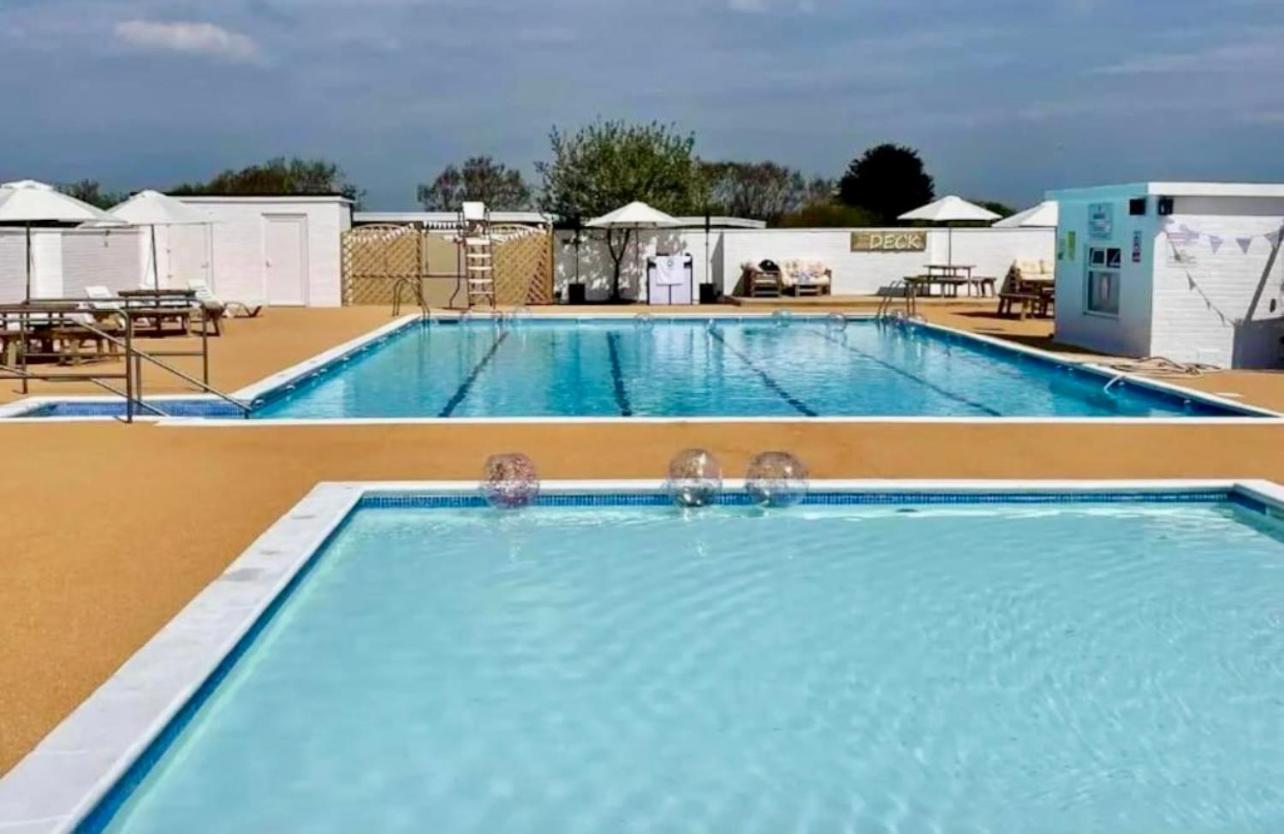 50 Toledo, Selsey Country Club Villa Kültér fotó